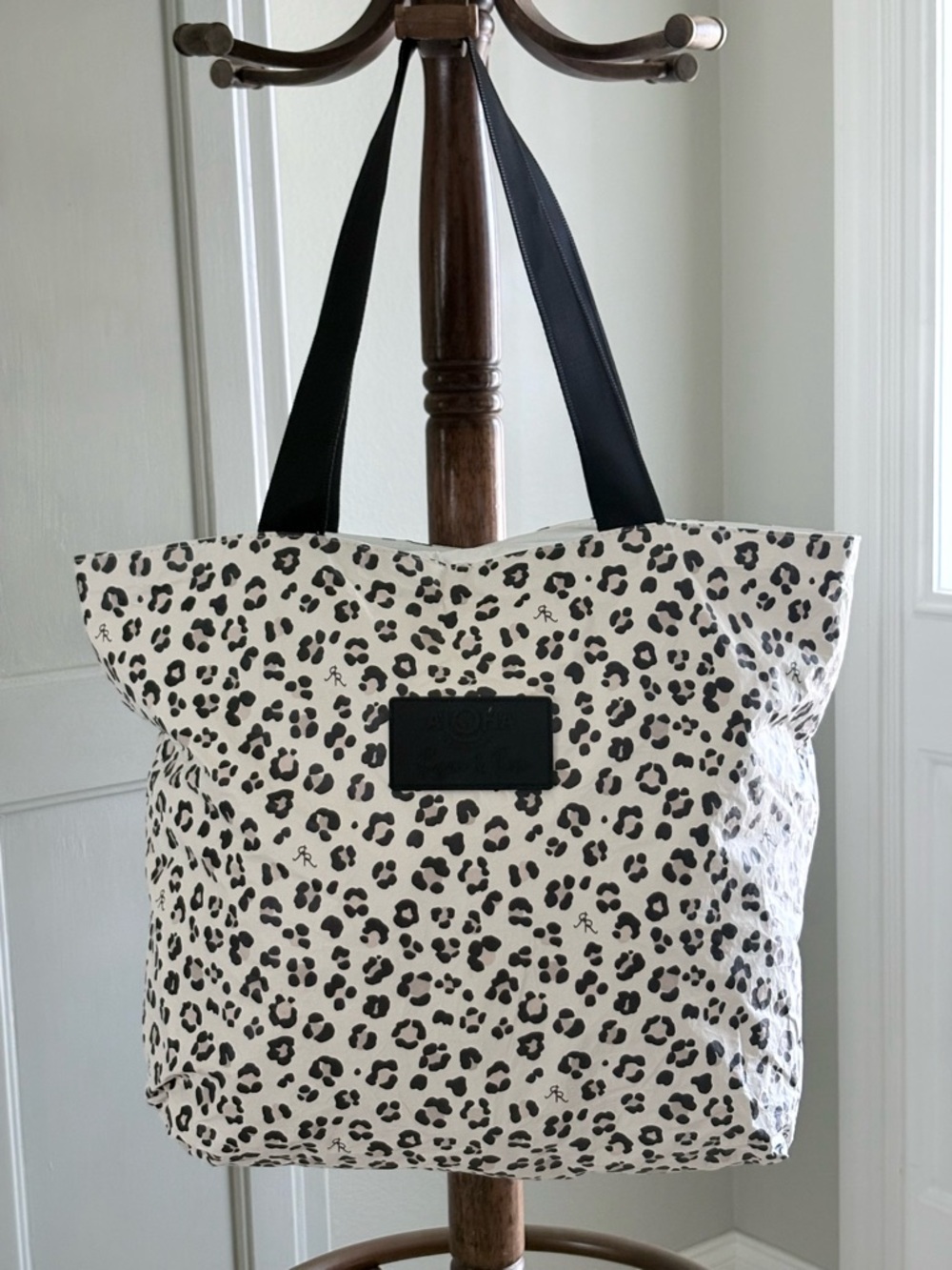 RARE ALOHA Collection x Ryan & Rose SNOW LEOPARD Day Tripper Tote Bag Ghost